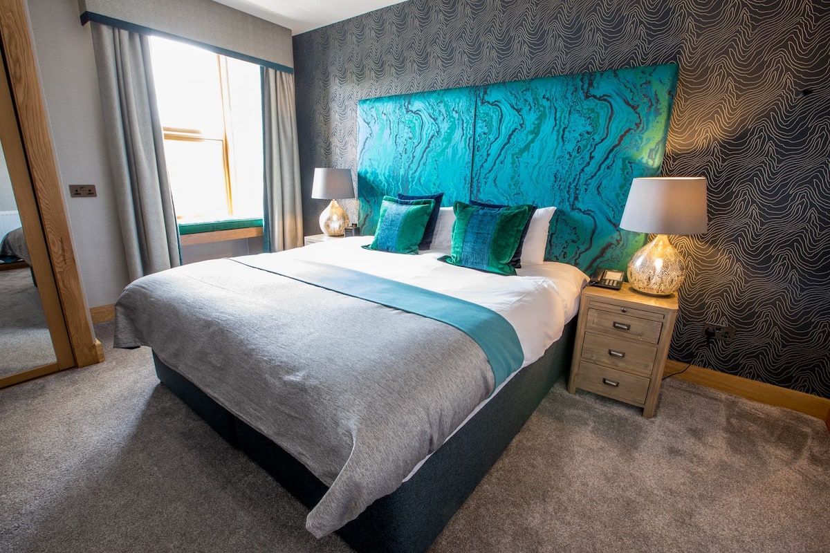 Luxury Double or Twin Room, Ensuite (Room 5) | Premium bedding, in-room safe, desk, iron/ironing board