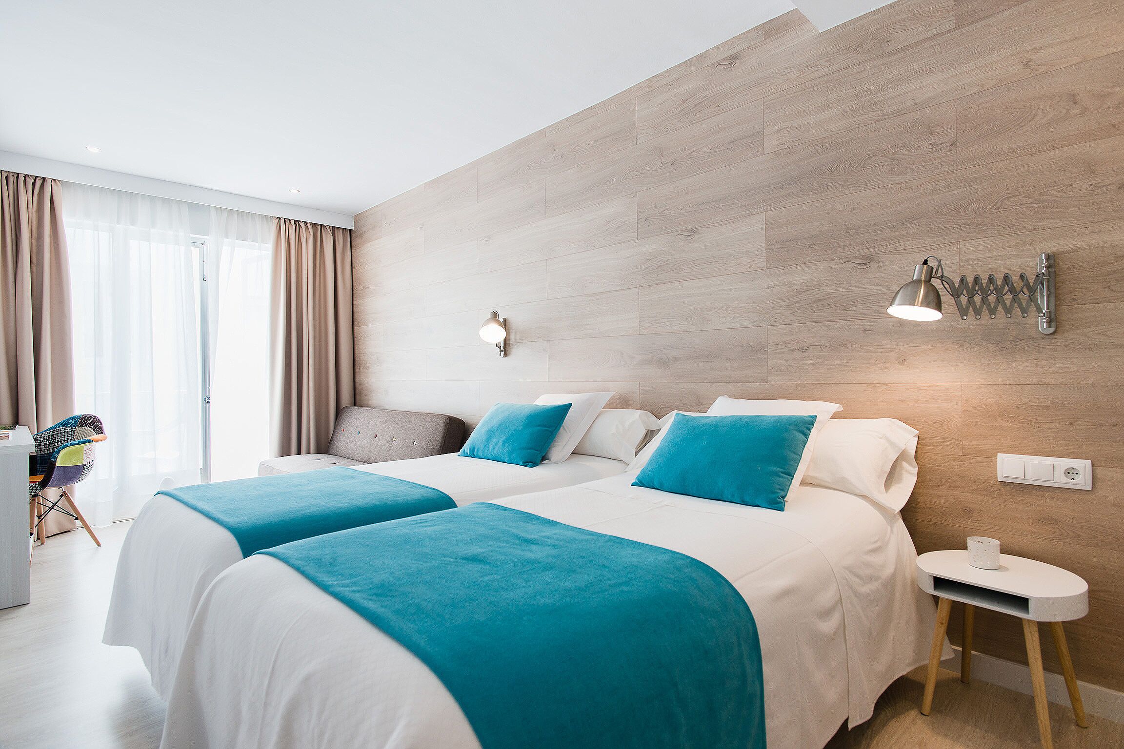 スーペリア ダブルルーム テラス | ピロートップベッド、ミニバー、セーフティボックス (室内)、WiFi (無料)