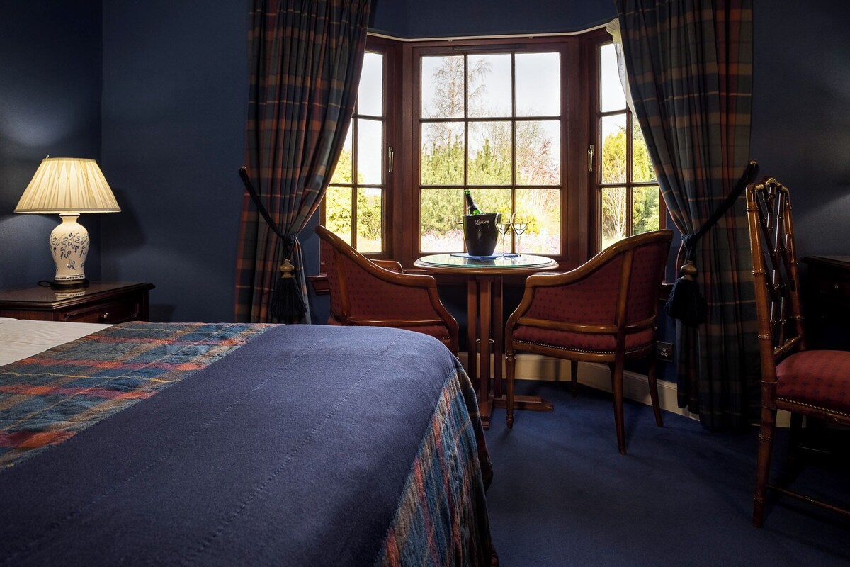 Luxury Double or Twin Room | Egyptian cotton sheets, premium bedding, desk, laptop workspace