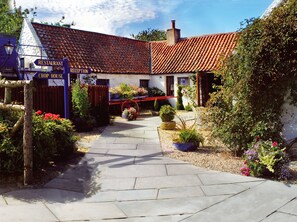 Vista frontal de la propiedad