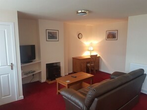 Småhus – standard, eget bad, hageutsikt