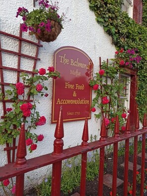 Garden - Balmoral Hotel (Moffat)