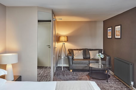 ๊ทธ๋๋๋ฃธ (Plus) | ๊ณ ๊ธ ์นจ๊ตฌ, ํ๋ก์ฐํ ์นจ๋, ๊ฐ์ค ๋ด ๊ธ๊ณ , ๋ค๋ฆฌ๋ฏธ/๋ค๋ฆฌ๋ฏธํ