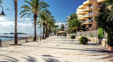 Exterior. Hostal Costa Blanca