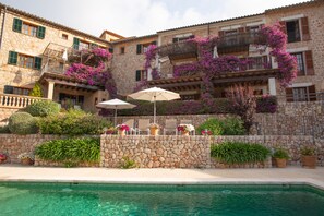 Front of property - Hotel Apartaments Sa Tanqueta De Fornalutx - Adults Only (Fornalutx)