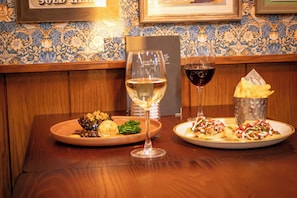 Food and drink - The Loans Inn (Troon)