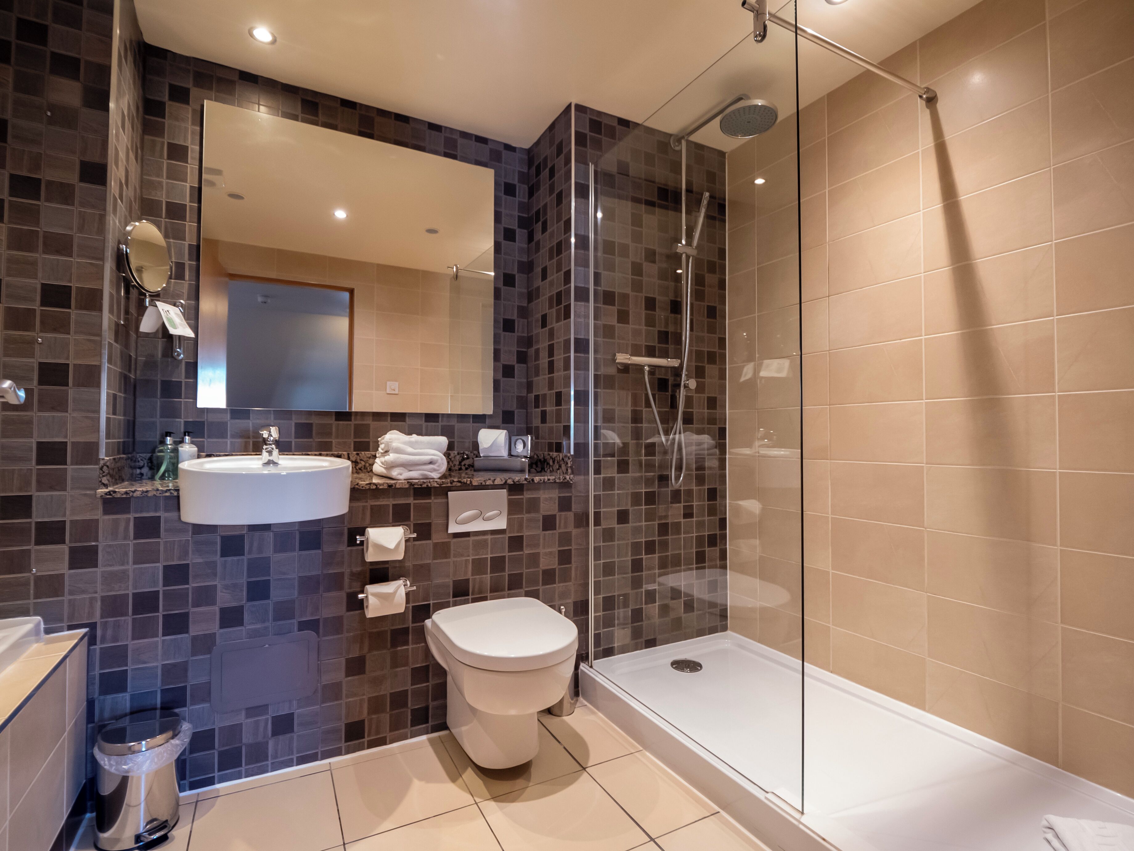 junior room | bathroom | towels