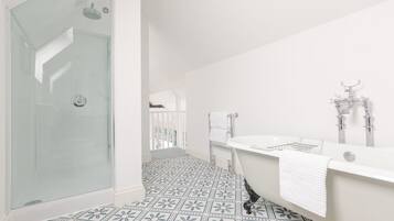 Premium Double Room, Ensuite | Bathroom