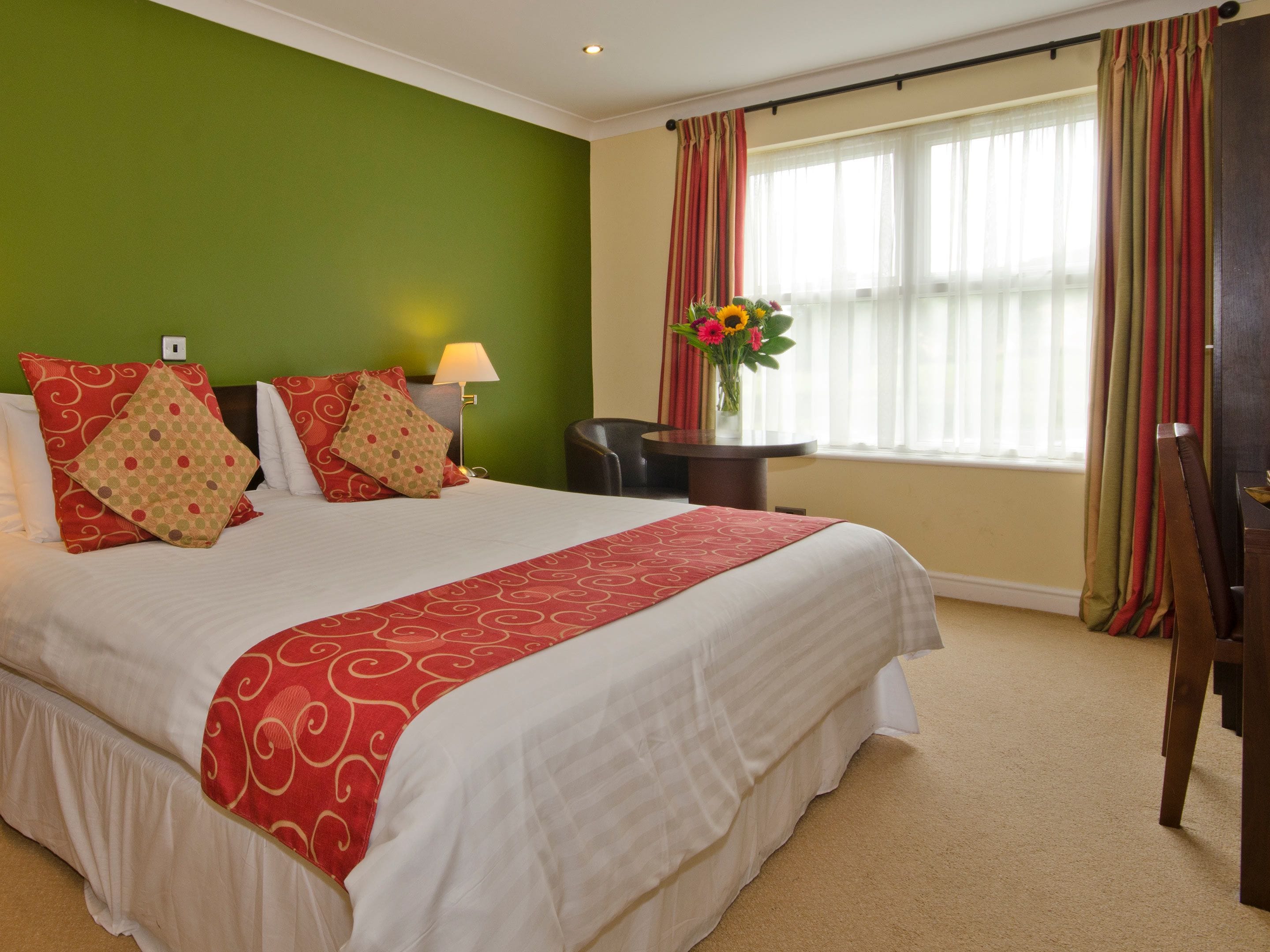 デラックス シングルルーム | デスク、アイロン / アイロン台、WiFi (無料)、ベッドシーツ