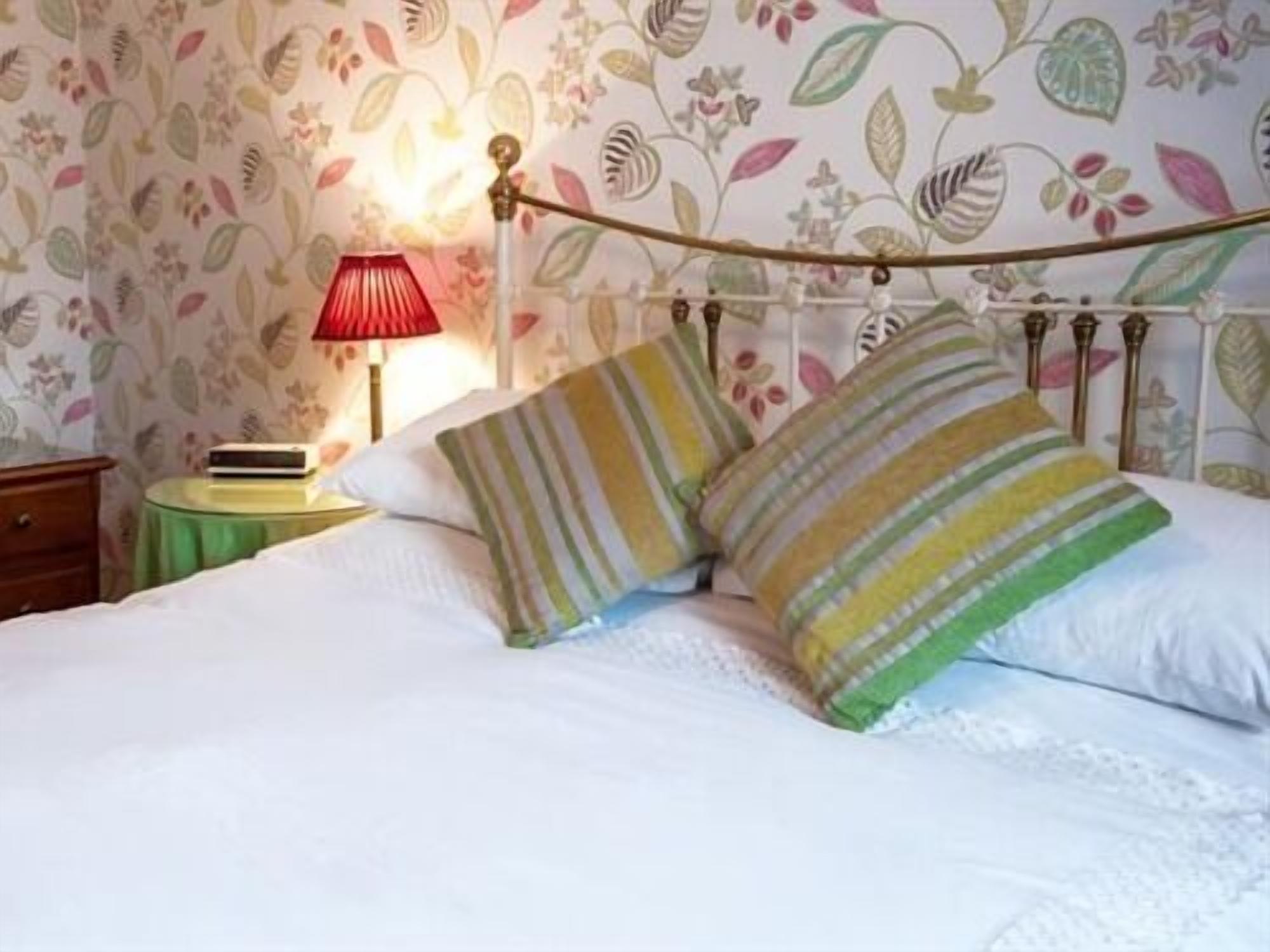 Double Room, Ensuite (Bath - 2 & 11)