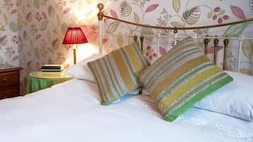 Double Room, Ensuite (Bath - 2 & 11)