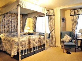 Room, 1 Queen Bed, Ensuite (Bath - 1, 6 & 9)