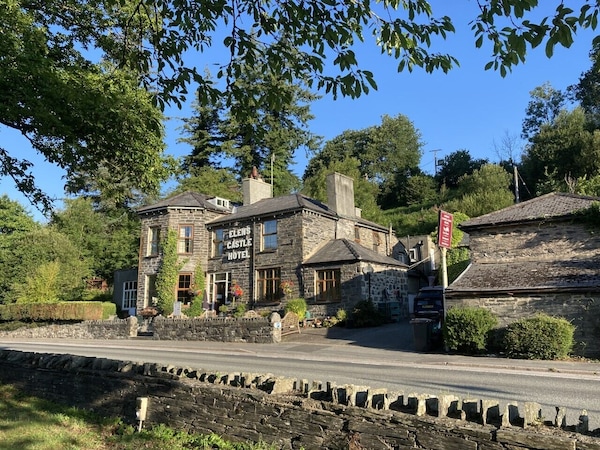 Elen's Castle Hotel - Anglesey