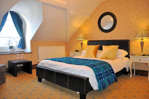 Habitación doble estándar | Escritorio, insonorización, tabla de planchar con plancha y wifi gratis 