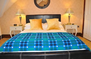 Standard Double Room | Desk, soundproofing, iron/ironing board, free WiFi - Llety Teifi Guesthouse (Cardigan)