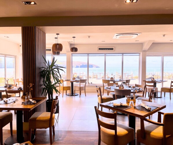 Breakfast, lunch, dinner served; local cuisine  - The Cliff Hotel & Spa (Cardigan)