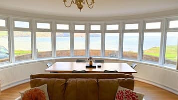 Huis, 3 slaapkamers, uitzicht op zee | Een strijkplank/strijkijzer, gratis wifi, beddengoed