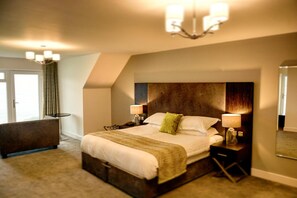 Luxury Studio Suite, 1 King Bed, Hot Tub, Sea View | Iron/ironing board, free WiFi, bed sheets - The Cliff Hotel & Spa (Cardigan)