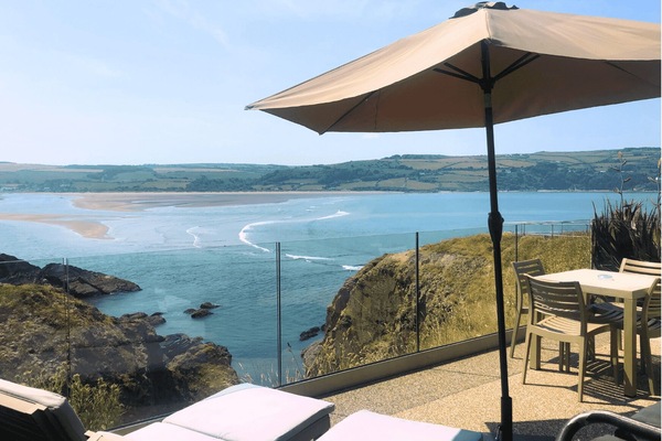 Luxury Studio Suite, 1 King Bed, Hot Tub, Sea View | Terrace/patio