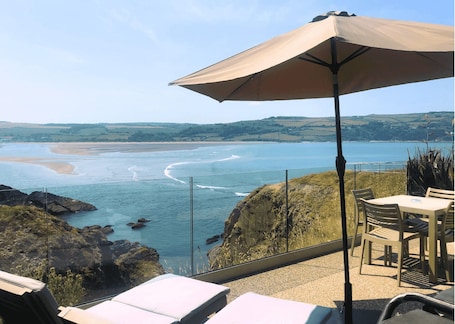 Luxury Studio Suite, 1 King Bed, Hot Tub, Sea View | Terrace/patio. The Cliff Hotel & Spa