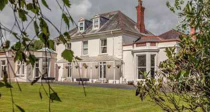 Mansion House Llansteffan