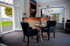 Bar (on property) - Mansion House Llansteffan (Carmarthen)