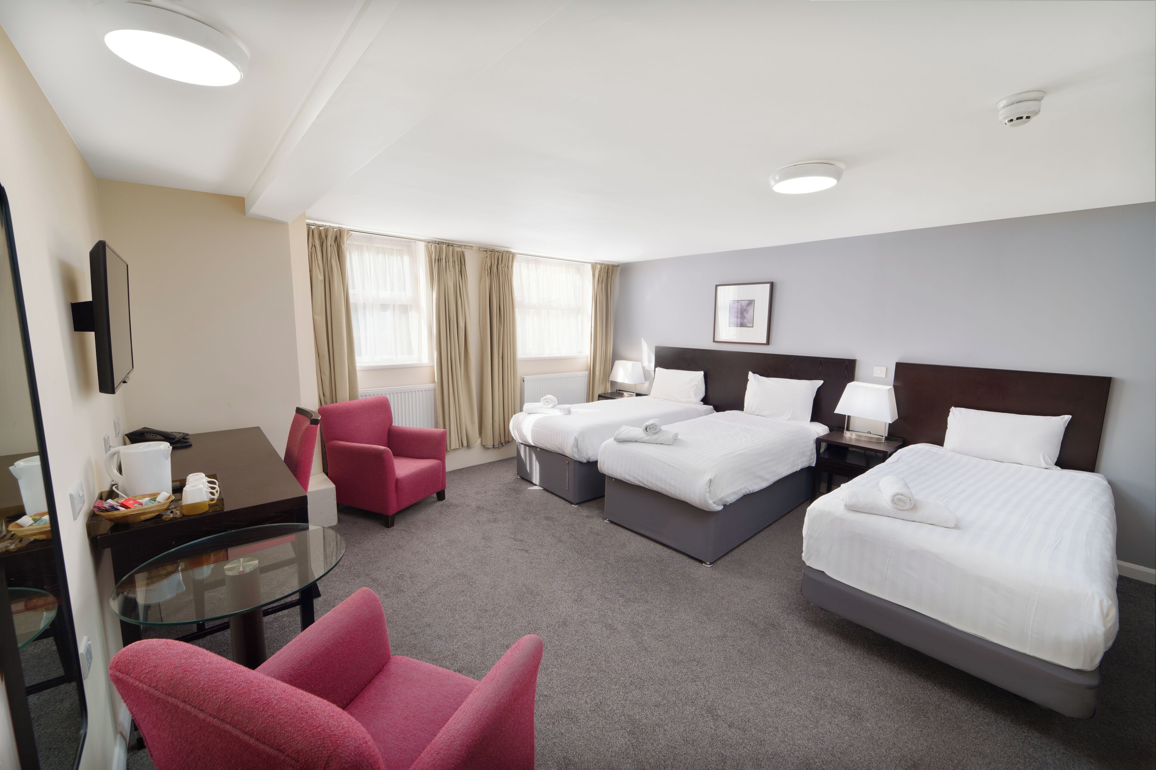 standard triple room, 3 single beds | 5 bedrooms, desk, free wifi, bed sheets
