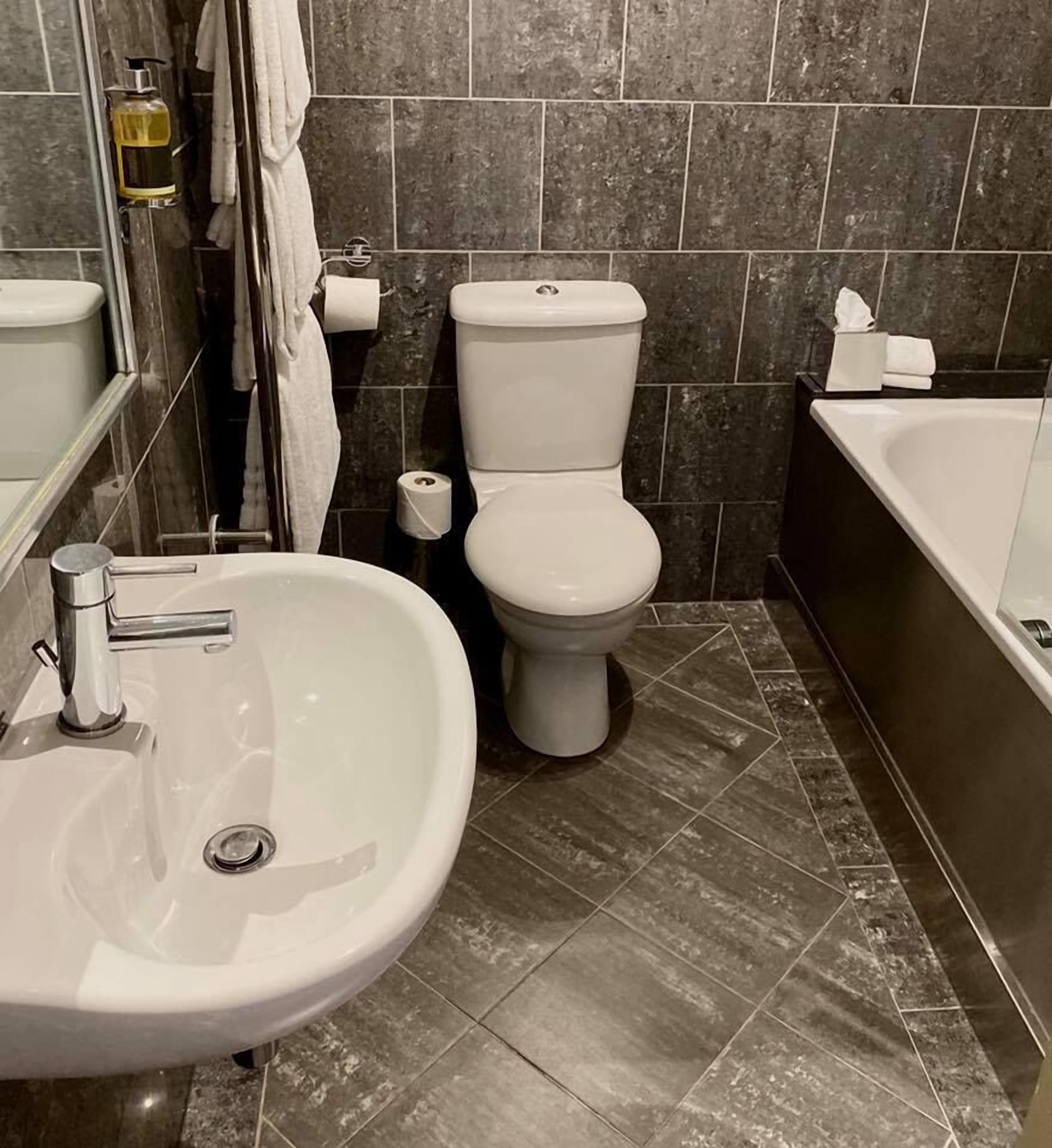 very good rooms | 1 bedroom, hypo-allergenic bedding, in-room safe, desk