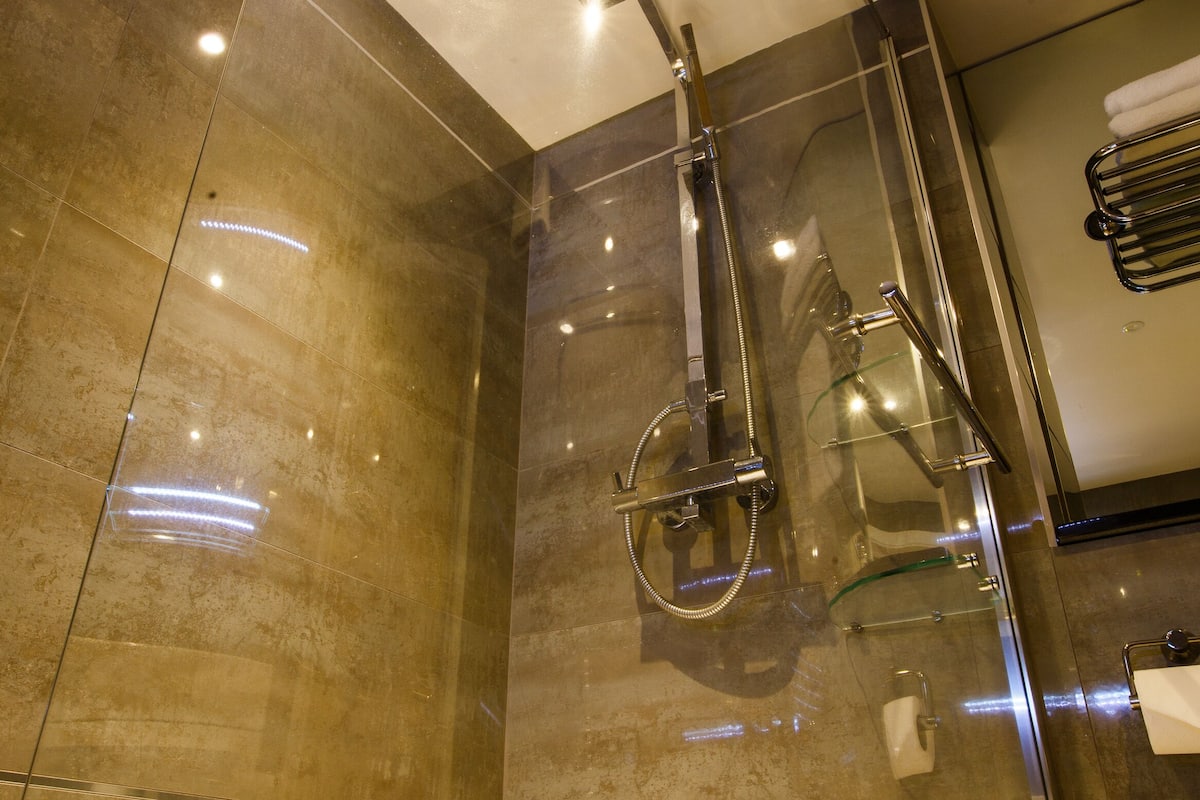 family room | bathroom | free toiletries, hair dryer, towels