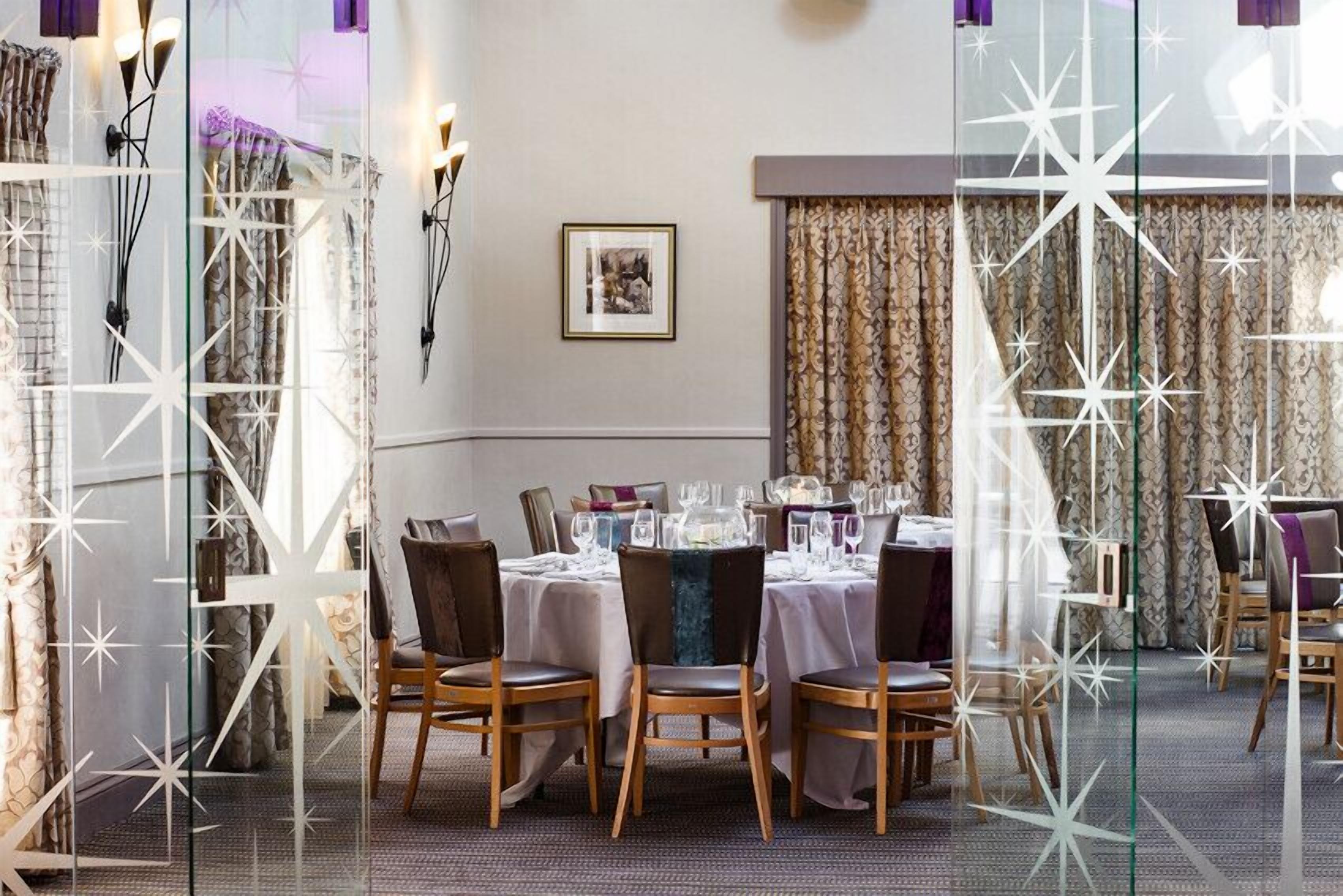 Breakfast, lunch, dinner served; local and international cuisine 