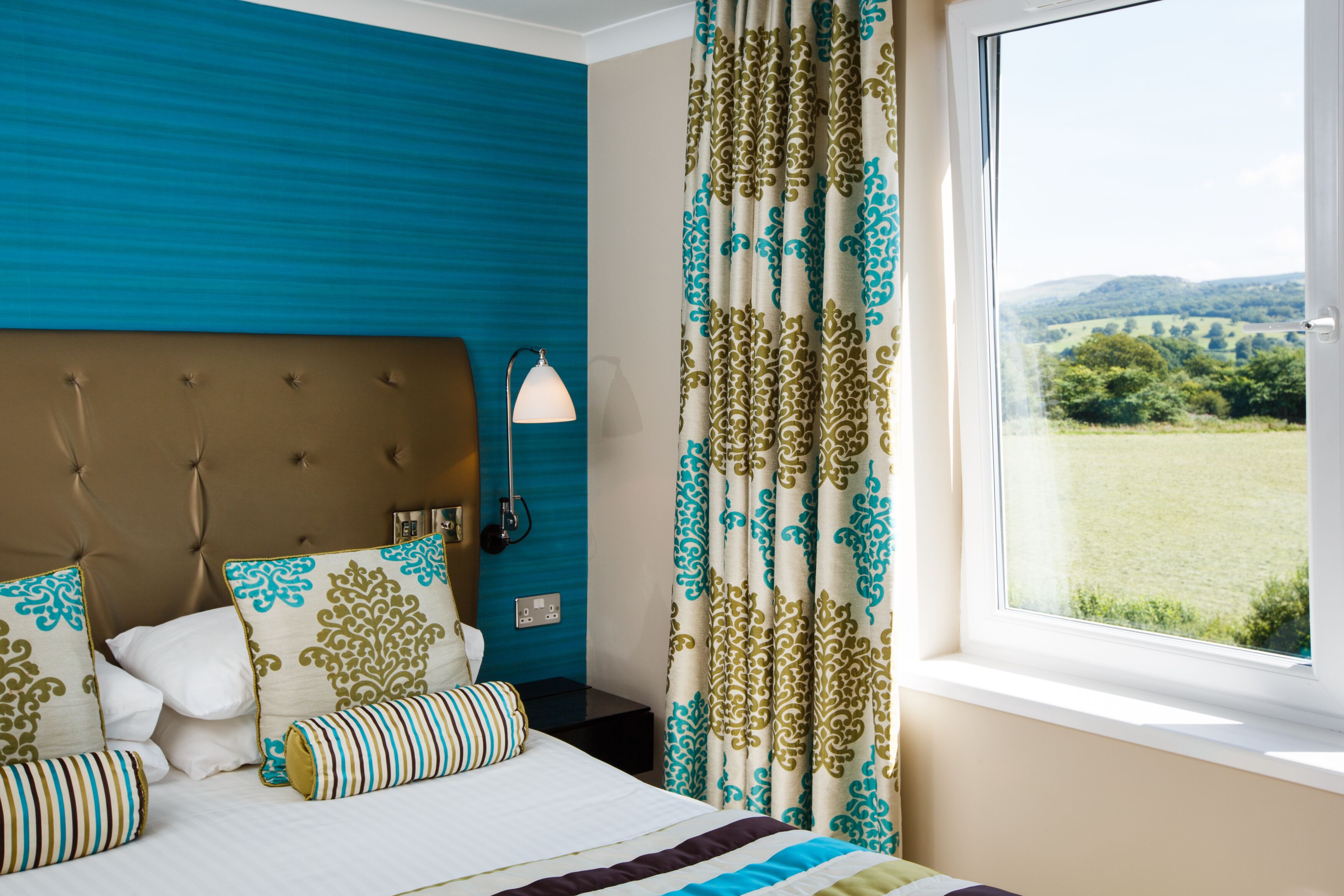 classic double room | in-room safe, desk, iron/ironing board, free wifi