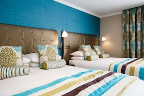 Family Room | In-room safe, desk, iron/ironing board, free WiFi - The Plough Rhosmaen (Llandeilo)