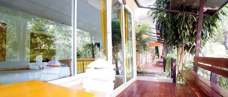 Outdoor dining