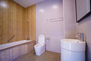 Bathroom - Aurora Resort (Kanchanaburi)