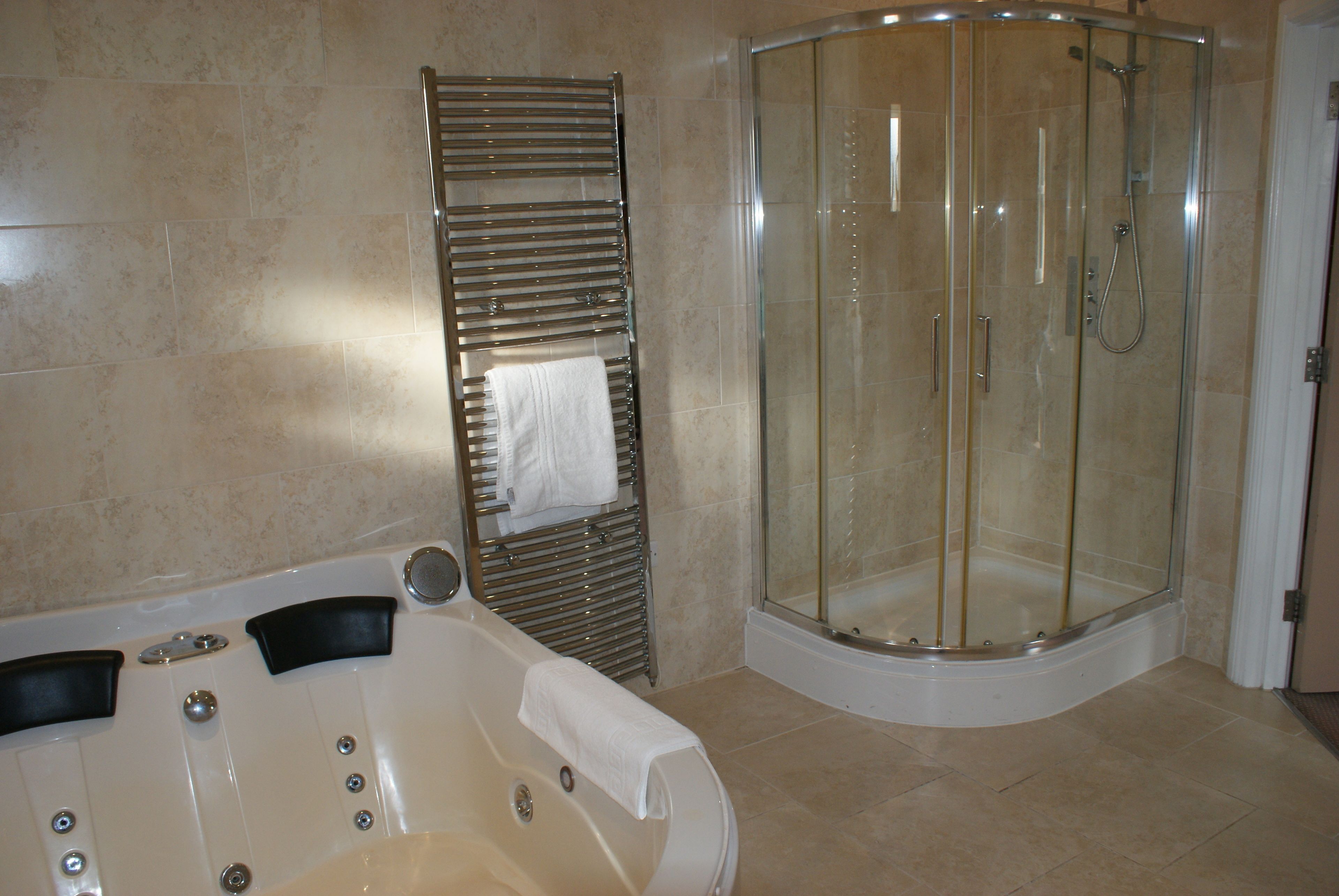 Suite | Dusche im Bad
