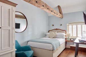 Ropa de cama de alta calidad y escritorio 