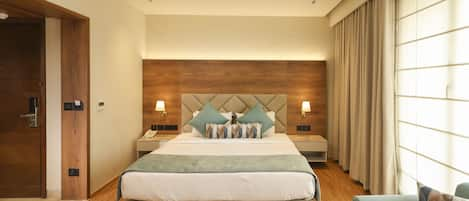 Deluxe Double Room | Premium bedding, minibar, in-room safe, desk