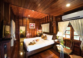 Hypo-allergenic bedding, in-room safe, individually decorated