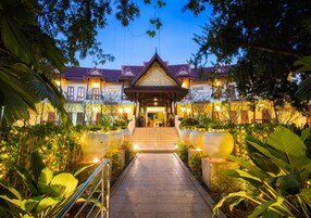 Front of property - evening/night