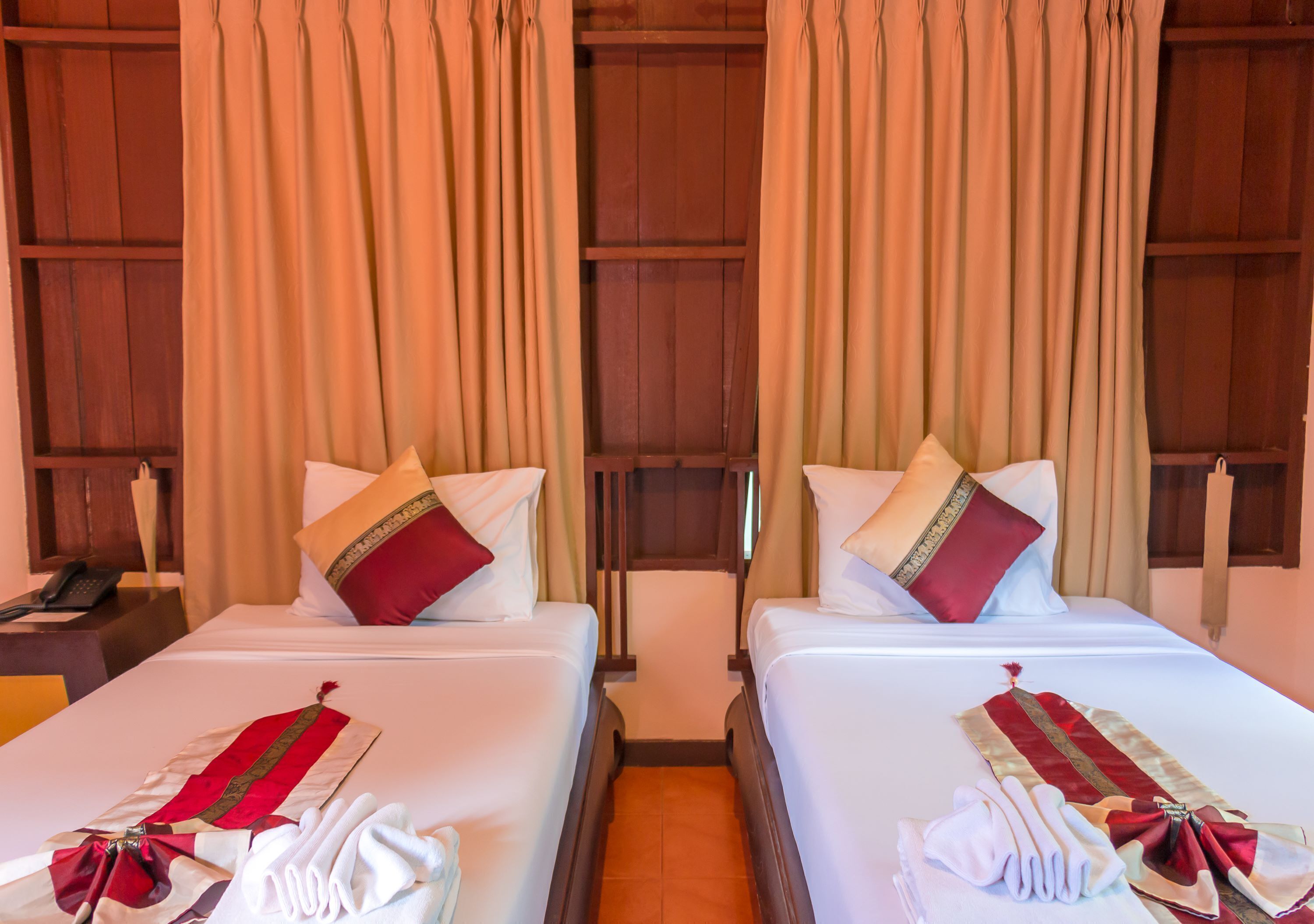 Literie hypoallergénique, coffres-forts dans les chambres