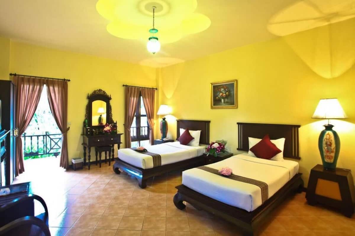 Hypo-allergenic bedding, in-room safe, individually decorated