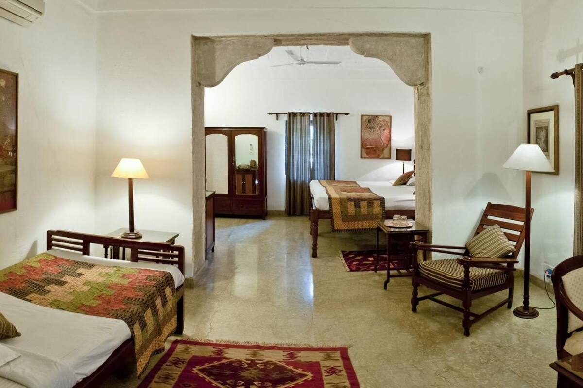 minibar, desk, free wifi, bed sheets