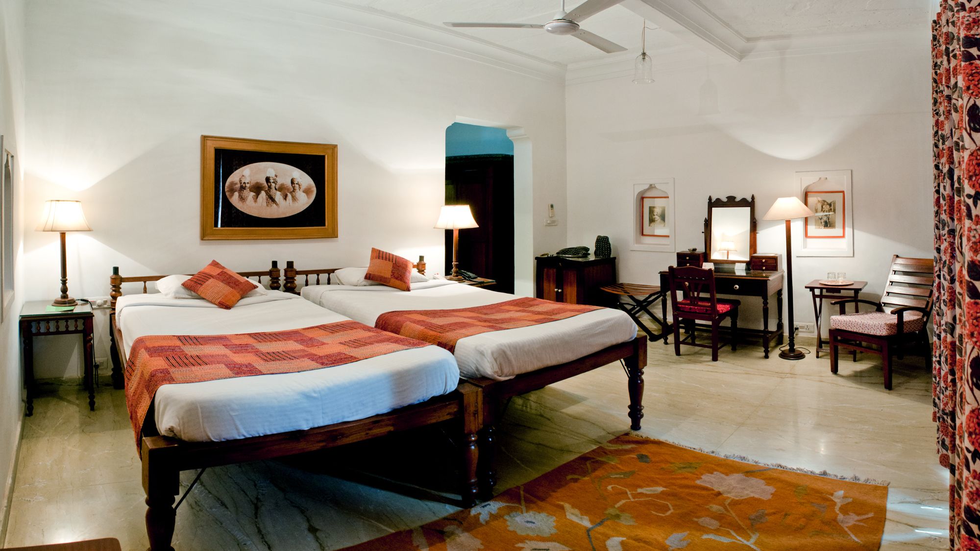 heritage splendour | minibar, desk, free wifi, bed sheets