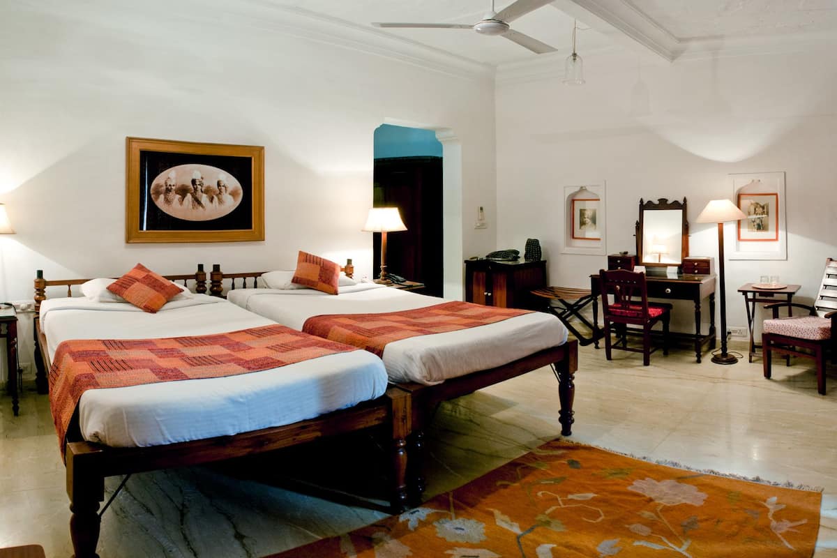 heritage splendour | minibar, desk, free wifi, bed sheets