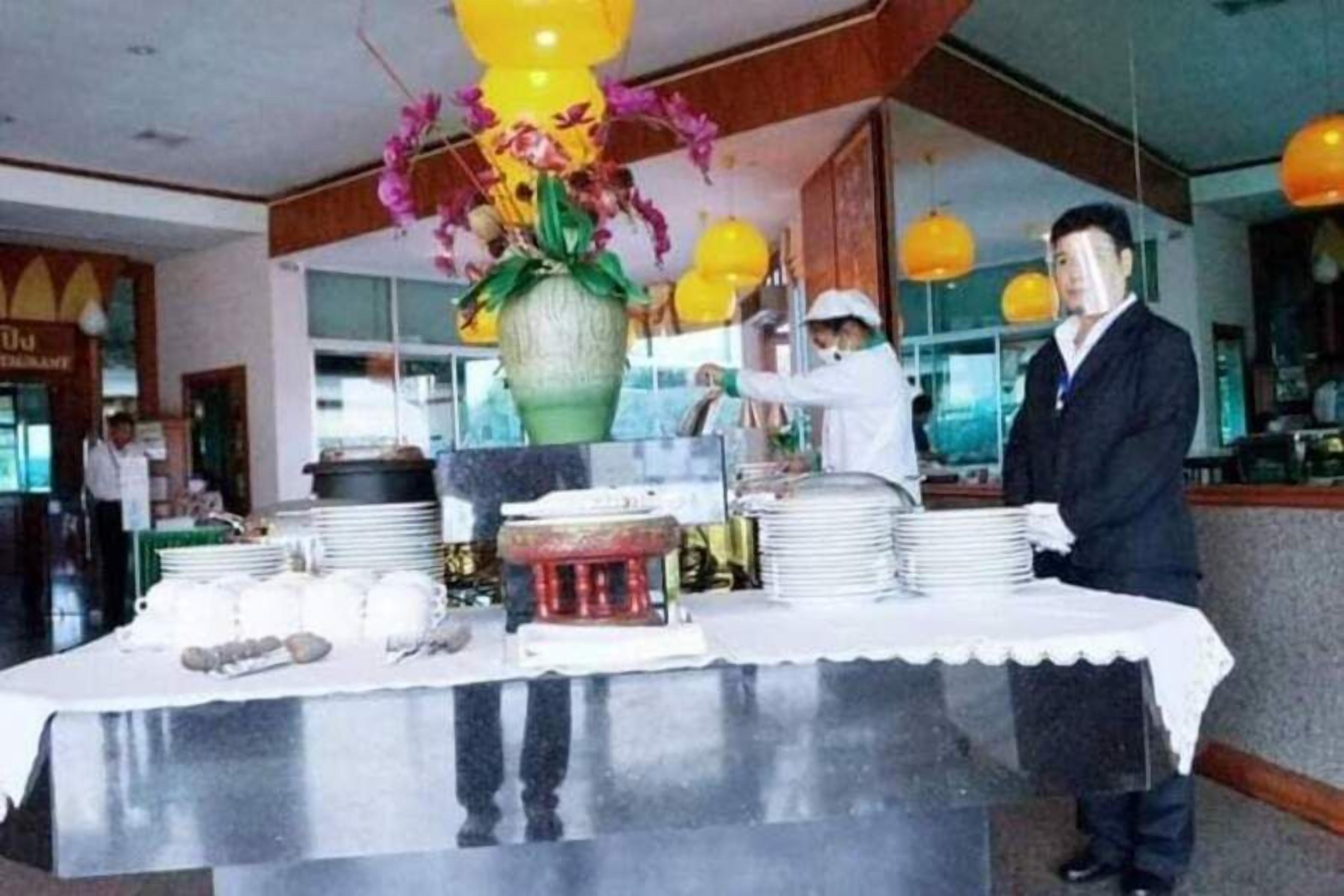 daily buffet breakfast (thb 200 per person)