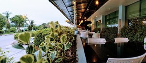 Dinner served, Thai cuisine - The Viangtak Riverside Hotel (Tak)