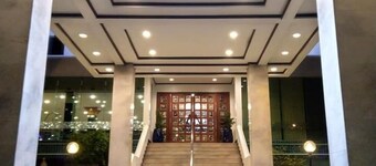 The Viangtak Riverside Hotel