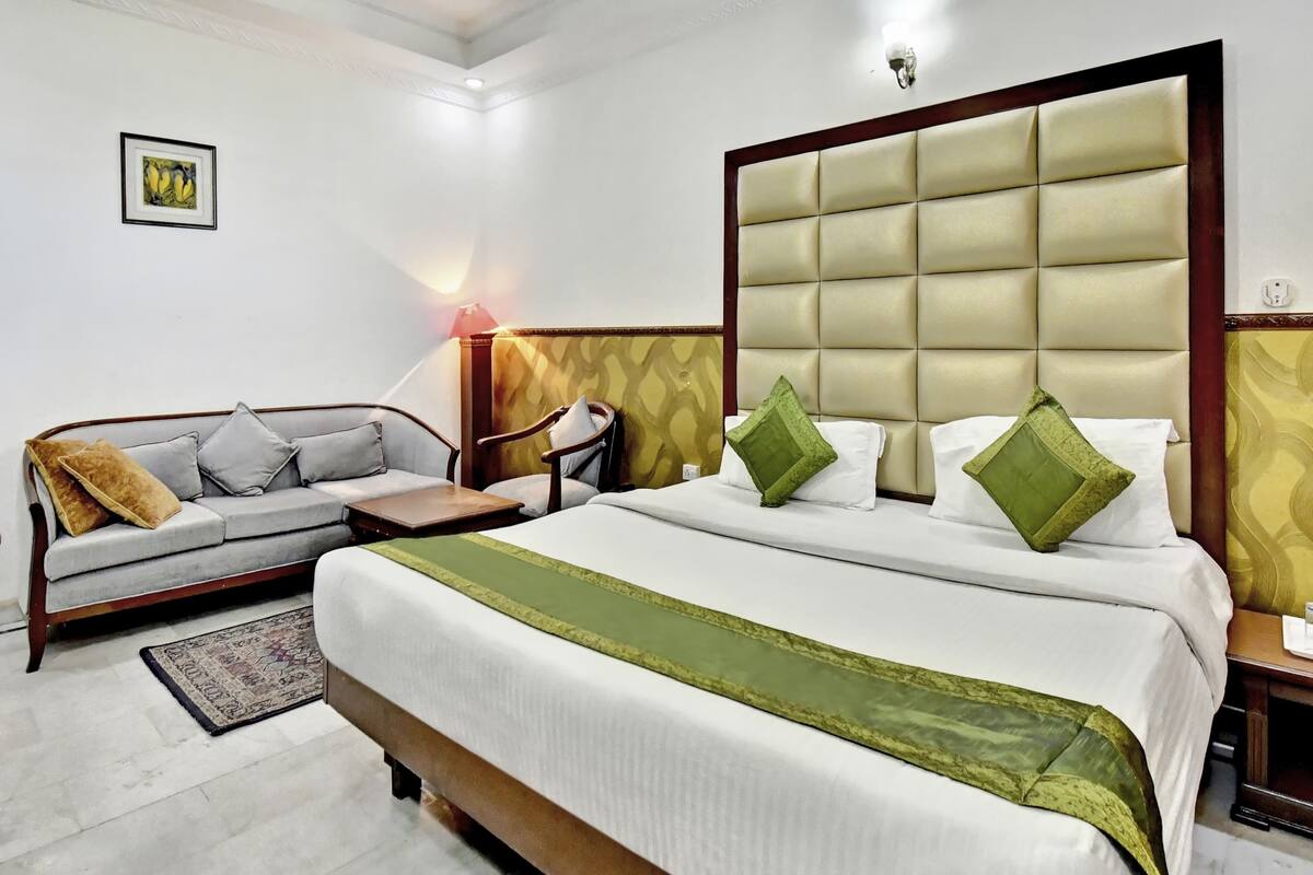 Rollaway beds, free WiFi, bed sheets