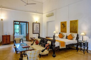 Rom | Minibar, skrivebord, wi-fi (inkludert) og sengetøy