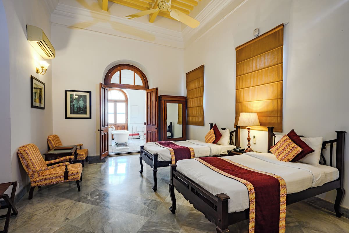 heritage comfort | minibar, desk, free wifi, bed sheets